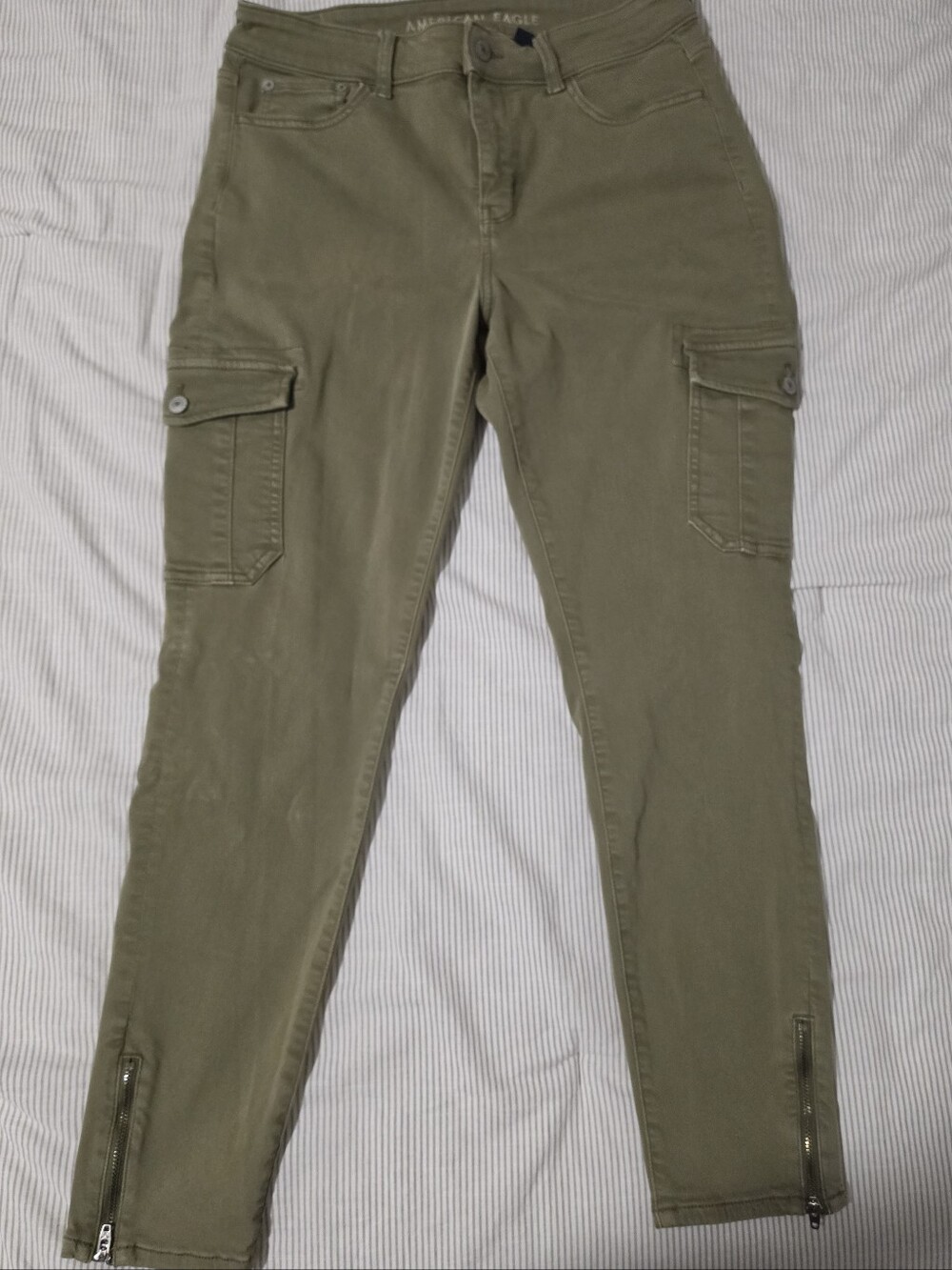 American Eagle Outfitters Olive Skinny Cargo Pants with Ankle Zips
